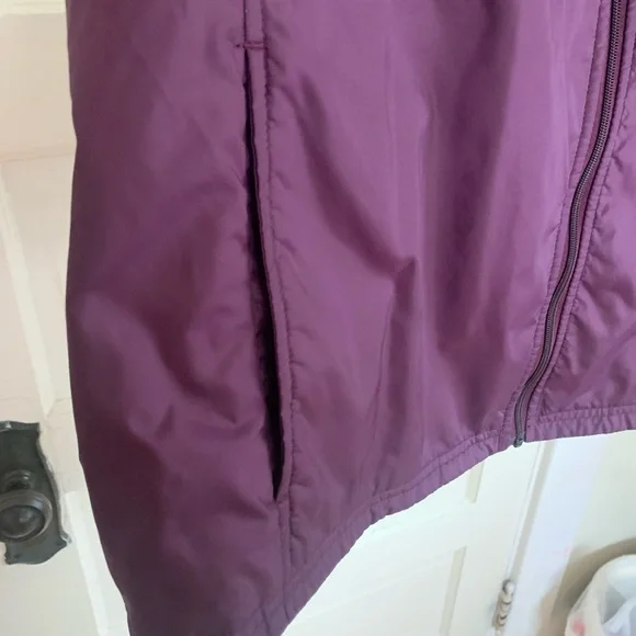 Lightweight Columbia Vest - Picture 7 of 9